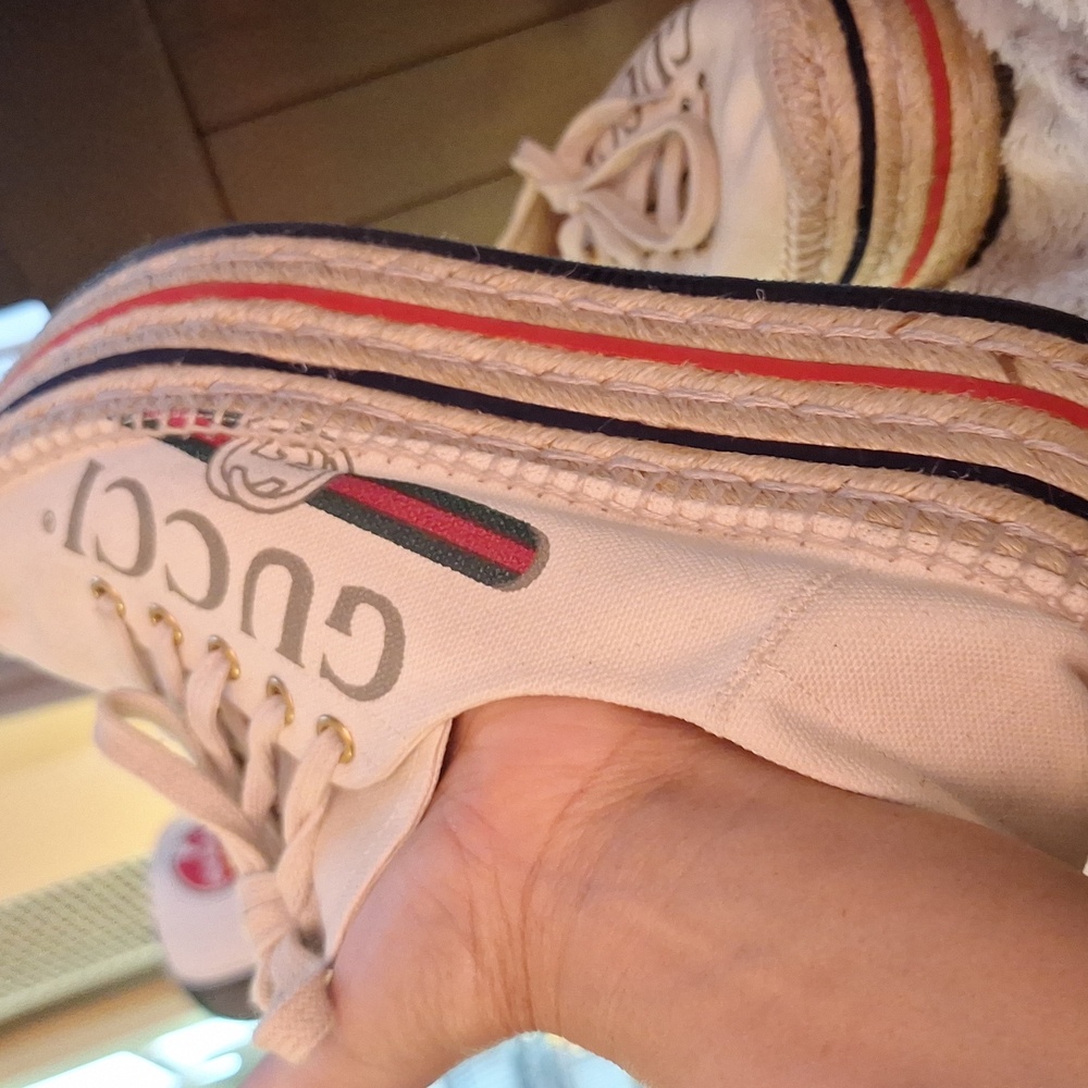 Gucci White Espadrilles with Red and Blue Accents - Picture 4 of 4